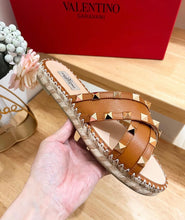 Load image into Gallery viewer, Studded Sandals
