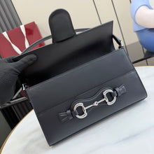 Load image into Gallery viewer, Horsebit Shoulder Bag
