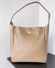 Load image into Gallery viewer, Bel Air Hobo Bag
