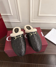 Load image into Gallery viewer, GG Slippers
