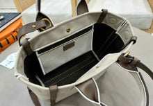 Load image into Gallery viewer, Carry Tote
