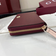 Load image into Gallery viewer, Zippy Wallet
