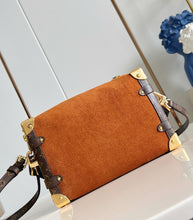 Load image into Gallery viewer, Side Trunk
