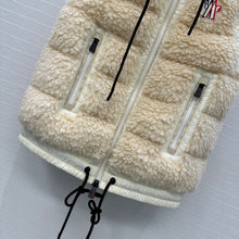 Load image into Gallery viewer, Teddy Gilet

