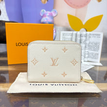 Load image into Gallery viewer, Zippy Coin Purse
