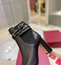 Load image into Gallery viewer, Rockstud Boots
