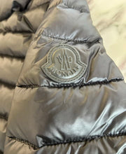 Load image into Gallery viewer, Raies Jacket
