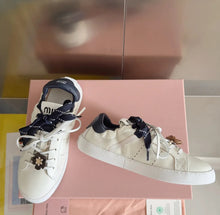 Load image into Gallery viewer, Logo Trainers
