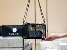 Load image into Gallery viewer, Mesh Chain Clutch
