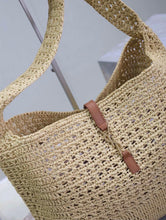 Load image into Gallery viewer, Raffia Hobo
