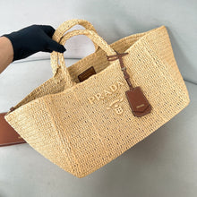 Load image into Gallery viewer, Raffia Tote Bag
