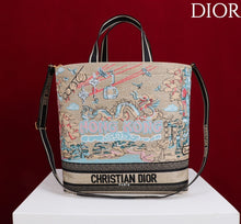 Load image into Gallery viewer, Large Book Tote
