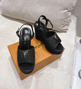 Logo Wedges