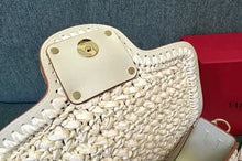 Load image into Gallery viewer, Raffia Shoulder Bag
