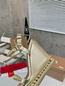 Stud Wedges