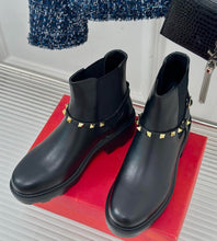 Load image into Gallery viewer, Rockstud Boots
