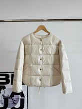 Load image into Gallery viewer, Caramagne Jacket
