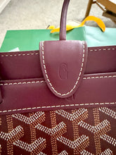 Load image into Gallery viewer, Ready to post 36cm inc custom bag liner

