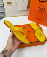 Load image into Gallery viewer, Miss Sandals
