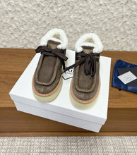 Load image into Gallery viewer, Shearling Boots
