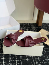 Load image into Gallery viewer, Leather Sandals
