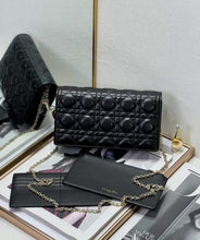 Load image into Gallery viewer, Lady D Clutch
