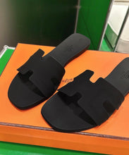 Load image into Gallery viewer, Oran Sandals
