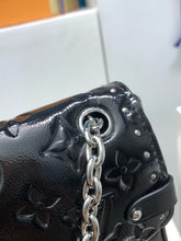 Load image into Gallery viewer, Trunkie
