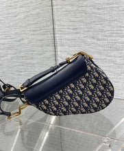 Load image into Gallery viewer, Saddle Crossbody Bag
