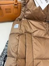 Load image into Gallery viewer, The Cube Gilet
