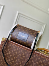 Load image into Gallery viewer, Teddy Mitt Bag
