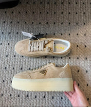 Load image into Gallery viewer, Platform Trainers
