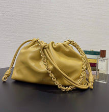 Load image into Gallery viewer, Flamenco Clutch
