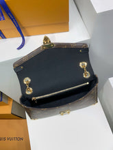 Load image into Gallery viewer, Trunk Bag
