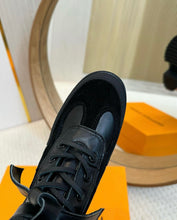 Load image into Gallery viewer, Desert Boots
