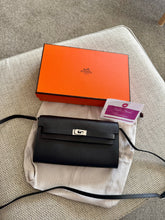 Load image into Gallery viewer, Kelly Clutch
