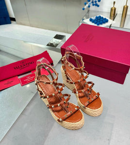 Rockstud Wedges