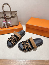 Load image into Gallery viewer, Chypre Sandals
