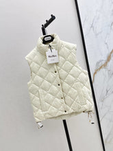 Load image into Gallery viewer, The Cube Gilet
