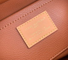 Load image into Gallery viewer, Cargo Toiletry Bag
