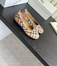 Load image into Gallery viewer, Check Pumps
