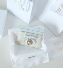 Load image into Gallery viewer, Leather Card Holder
