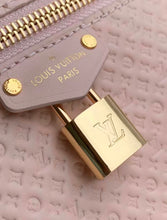 Load image into Gallery viewer, Vanity Chain Pouch

