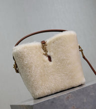 Load image into Gallery viewer, 37 Mini Shearling
