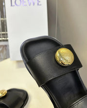 Load image into Gallery viewer, Pebble Sandals
