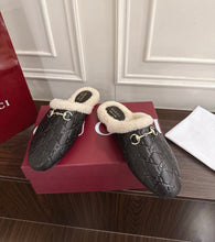 Load image into Gallery viewer, GG Slippers
