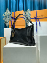 Load image into Gallery viewer, East West Carryall
