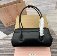 Load image into Gallery viewer, Leather Shoulder Bag
