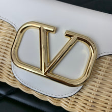 Load image into Gallery viewer, Raffia Crossbody Bag
