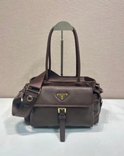 Load image into Gallery viewer, Explore Tote
